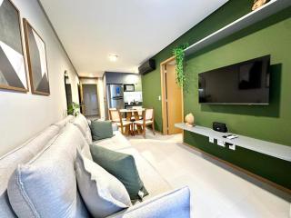 Ícone Ponta Verde, Conforto a 500 metros da praia com vaga exclusiva - 0