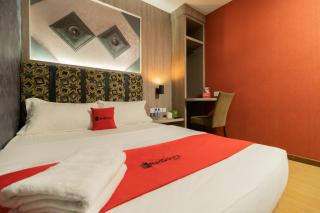 RedDoorz Plus near Nagoya Hill Batam 6 - Bumiayu - 0