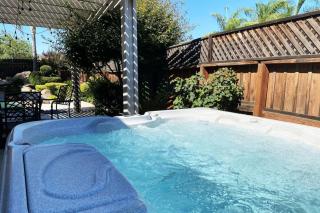 3BR Family Home with Pool and Hot Tub - 8