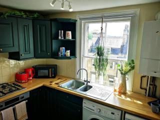 Pretty family 2 Bed Bath Centre Free Parking - 8