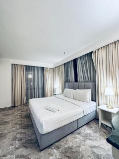 RAM Service Suite At Times square K L - 7