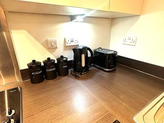 Cosy One Bedroom Apartment - London Bow - 4
