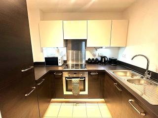 Cosy One Bedroom Apartment - London Bow - 6