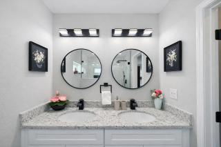 Jax 5BR Family Paradise -Hot Tub-Game Room-Patio- - 5