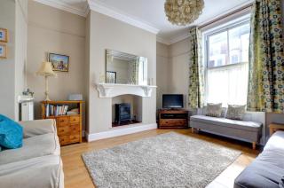 4 Bed in Whitby oc-w125 - 0