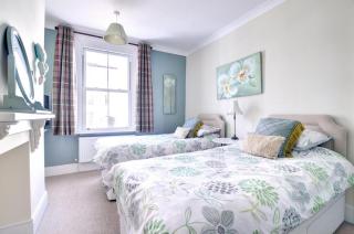 4 Bed in Whitby oc-w125 - 1