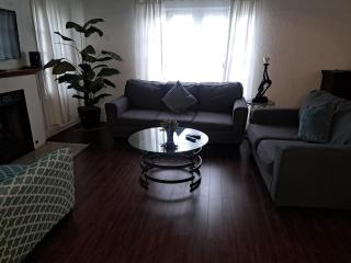 3 bedroom plus 2 baths in Beverly hills - 0