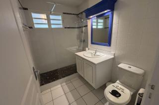 Premium 30 m Seaside Studio A Cozy Retreat for 2 in Saint-François - 1