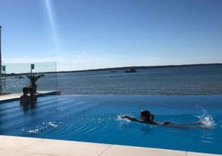 Villa Luna Mare Ferienhaus mit Terrasse & Poolnähe, direkt am Meer - 1