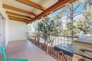 Spacious Nob Hill duplex, 6 bedrooms, sleeps 12 - 2