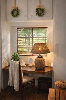 Little Tin House - Van Reenen - 2