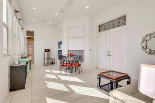 Near Apollo Beach! Bright Apt w/ Essentials - 4