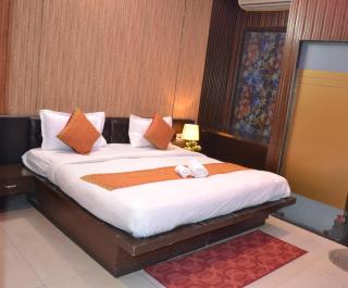 Hotel Crown Palace - Hotel in Vasundhara Sector 5 - 6