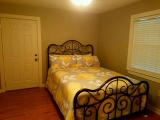 Charming Country Cabin with Self Check In - 7