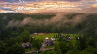 Saddleview Bed & Breakfast - 0
