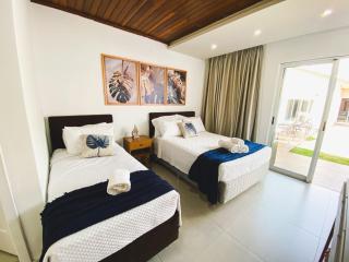 7 suites, 7 banheiros, 20 pessoas - Loc. Central - 6