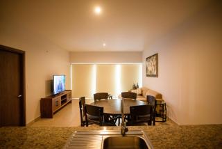 Spacious 3 BR Condo, by the US Consulate - 7