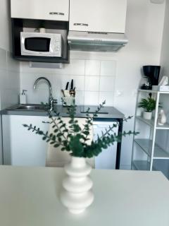 Equipped studio in Lormont and Free Parking - 0