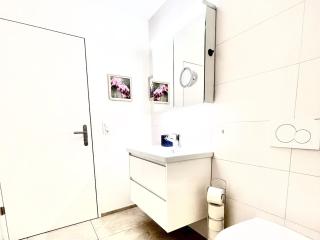 Central Lyss Apartment - 1