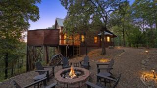 New Unbelievable Views Gourmet Kitchen Firepit - 3