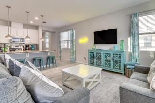 4 Mi to WDW: Sleek Townhome w/ Community Pool! - 5