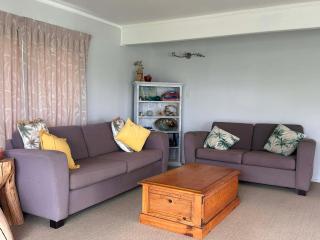 Hosts on the Coast Dad's Place - 6