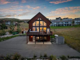 Blackberry Manor - Sleeps 26, Hot Tub, Volleyball, Arcades, Pet Friendly - 5