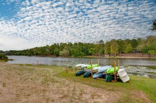 Fairway and Water Views! Peaceful Holly Lake Retreat - 7