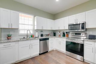 Walk to Live Music! Midtown Memphis Home with Yard - 2