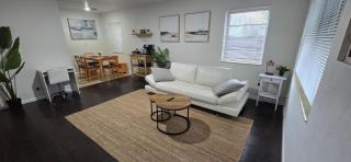 Cozy private 2BR Home with Outdoor space and BBQ grill - 0