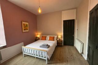 Contractors and Guests Grand 3 Bedroom Central Free Parking Fully equipped - 8