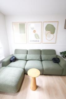 NomadiQ - Walk to Airport, 5 min to Downtown 01 - 0