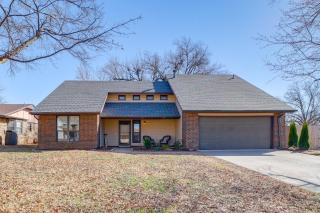 Groups Welcome, Central Location! Tulsa Gem and Yard - 0