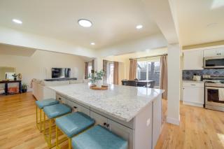 Groups Welcome, Central Location! Tulsa Gem and Yard - 3