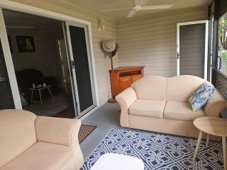 Bongaree Beach Shack - close to the bridge! - 8