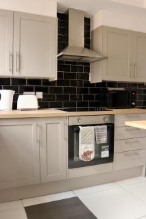 Green 2 Bedroom Free WiFi and Parking - 9