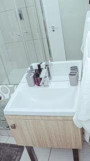 Elegant 2 Bed Retreat Prime Location - 5