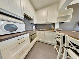 Stay in Middelkerke with Sea View - 9
