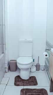 Elegant 2 Bed Retreat Prime Location - 3