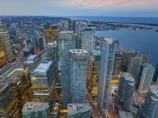 Luxury 2Br Condo Entertainment District Downtown CN Tower View Balcony Pool & Hot Tub - 3