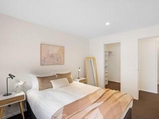 Hobart Midtown Apartment - 2