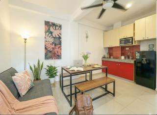 Romantic Escape Apartment 400m to Beach with Pool Patio Fast WiFi AC 2B - 3