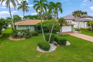 Villa Dolphin Waterfront at 8-Lakes Area and Heated Pool - 4