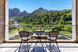 Floating Peaks Lodge-English Services-Near the Ticket Gate - 6