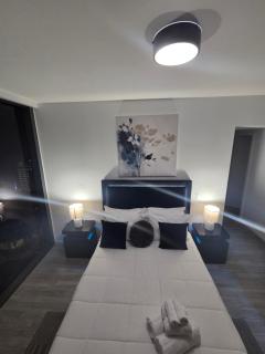 Miami-Brickell Luxury 2BR-2BATH with skyline VIEWS - walking distance to KASEYA-HEAT ARENA & BAYSIDE - Port of MIAMI cruise ships - 3