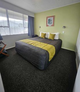 Scenicland Motels - 8