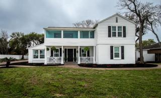 Coastal Oasis - Beautiful Ocean Views Awaits - 8