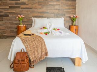 Romantic Beach Escape 5 Minute Walk to Beach Prime Centro Fast WiFi Top Rated Host 11 - 5