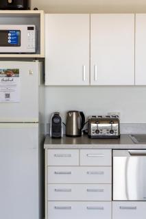 City Fringe Value 1 Bed & Carpark on Cashel St - 1