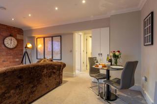 The ChocoLets - The Refinery Suite - 2